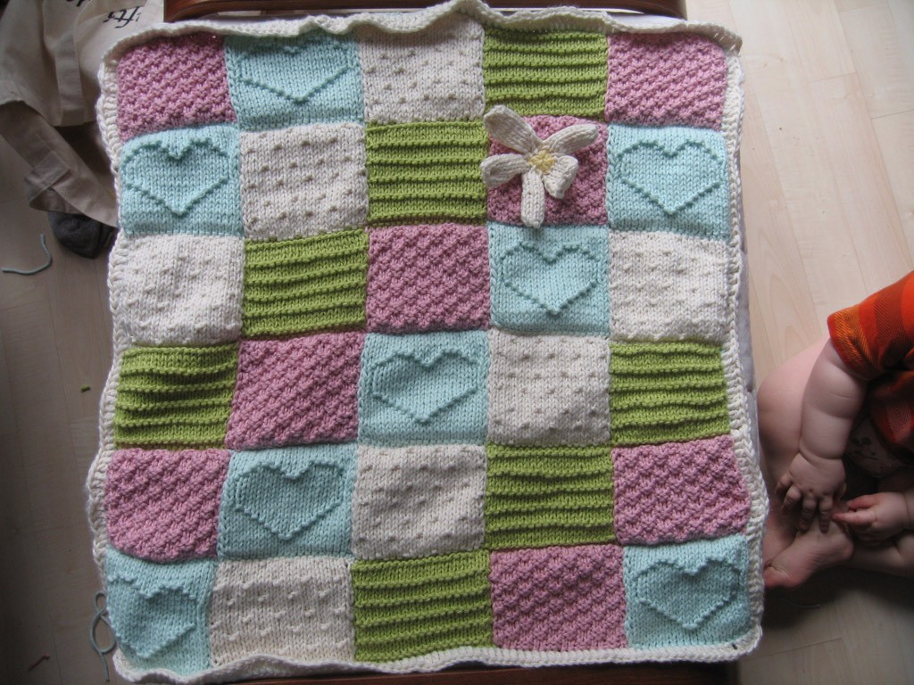 Heart Baby Blanket Knitting Pattern | A Knitting Blog