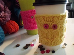 25 DIY Coffee Cup Cozy Tutorials And Patterns | Shelterness